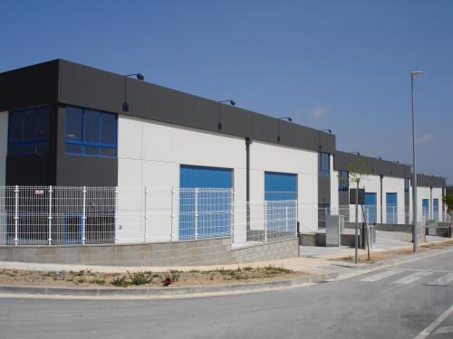 Promoció de 6 naus industrials a Tortosa (4.200 m²)